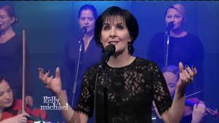 Enya. Echoes in Rain. LiveKellyandMichael. 2016.