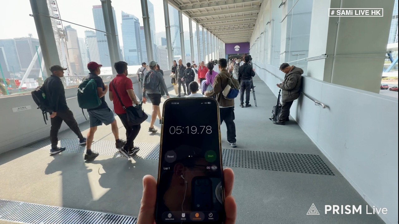 新春行街街  LIVE  |  沿用19年連接中環IFC 到天星碼頭的一段行人天橋今（19日）起封閉及準備拆卸  行人需改用旁邊新的行人通道  |  中環  | SAMi LIVE HK