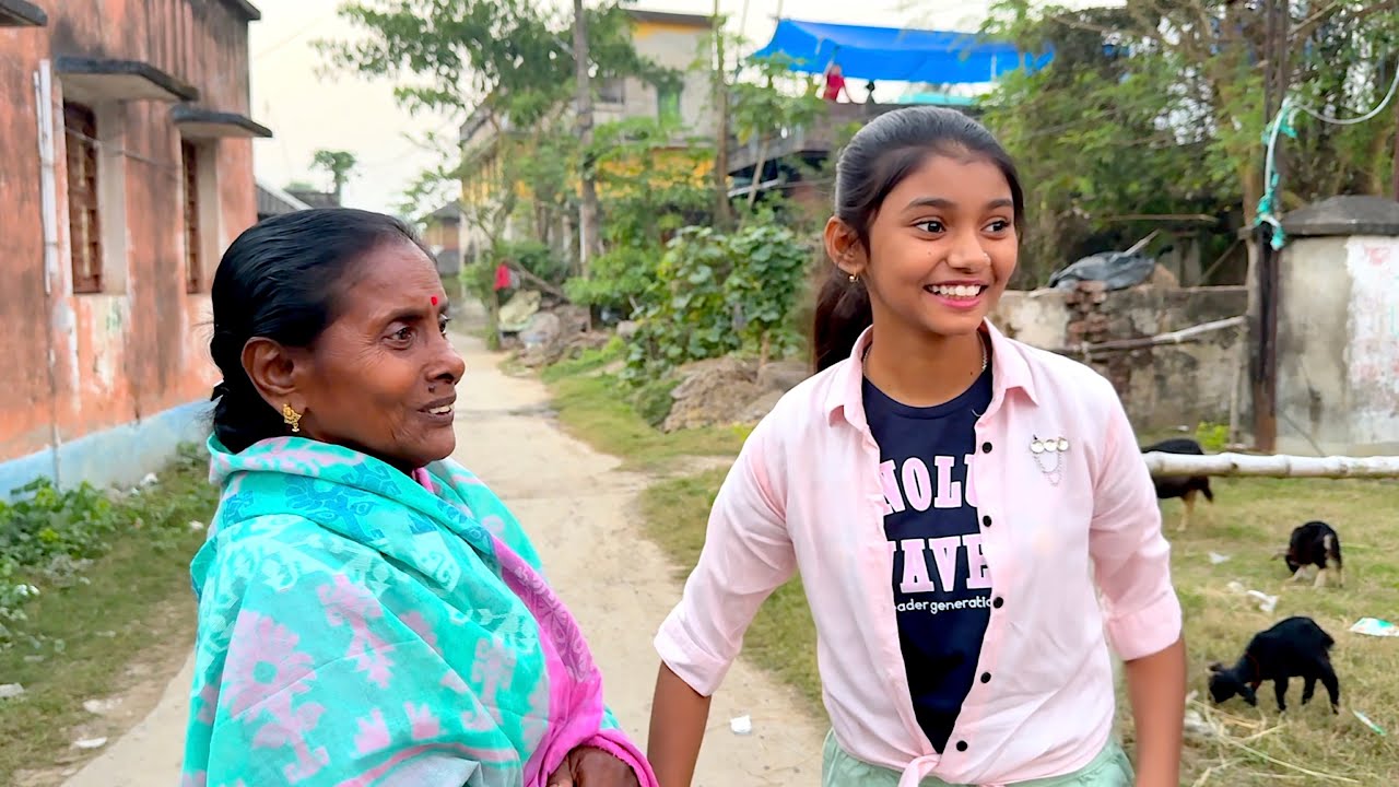আজ ১০ বছর পর দিদির বাড়ির অনুষ্ঠানে সকলে মিলে গিয়ে খুব আনন্দ করলাম
