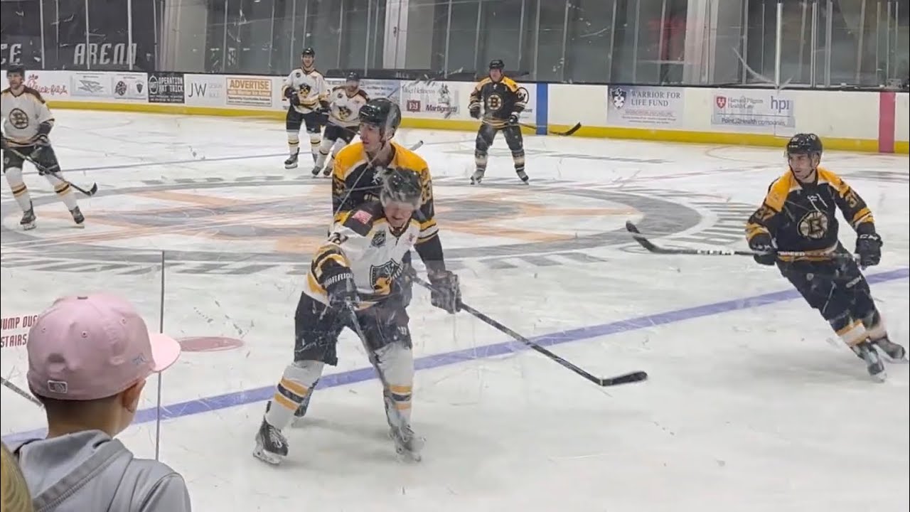 Увидеть легенд «Бостон Брюинз» на матче ветеранов перед тем, как номер Здено Хары будет выведен и...