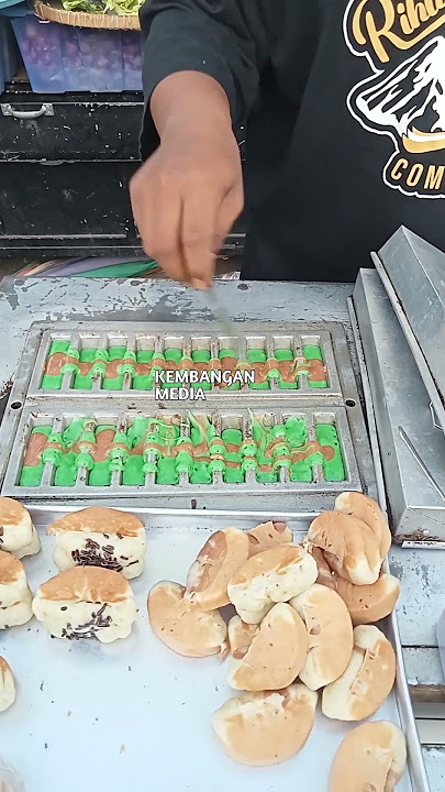 kue pukis pandan coklat Magelang street food