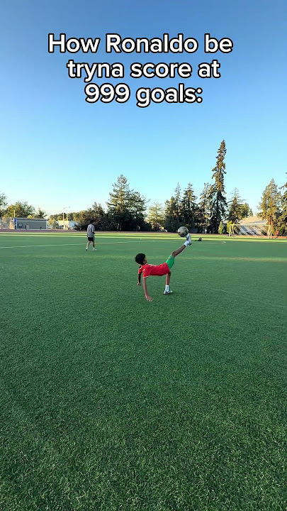 How ronaldo be moving at 999 goals @kami-just-chill