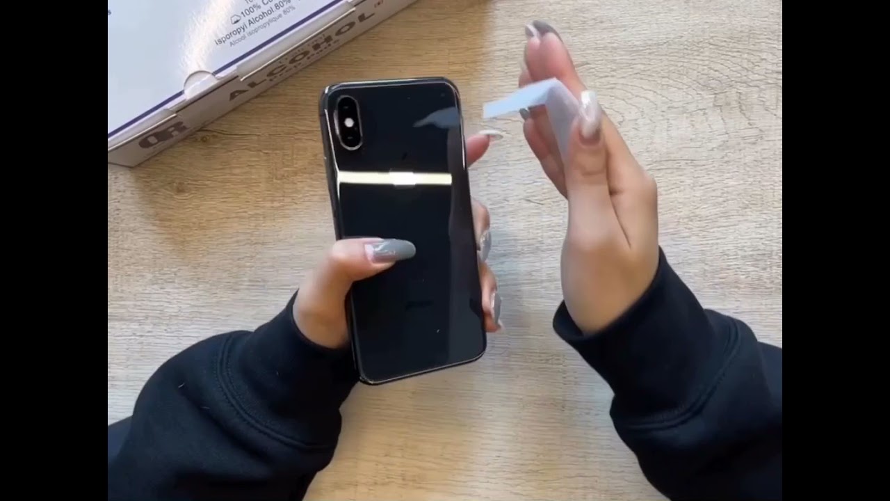 MiraGuard QR Alcohol Wipes - How to sanitize your phone with QR wipe