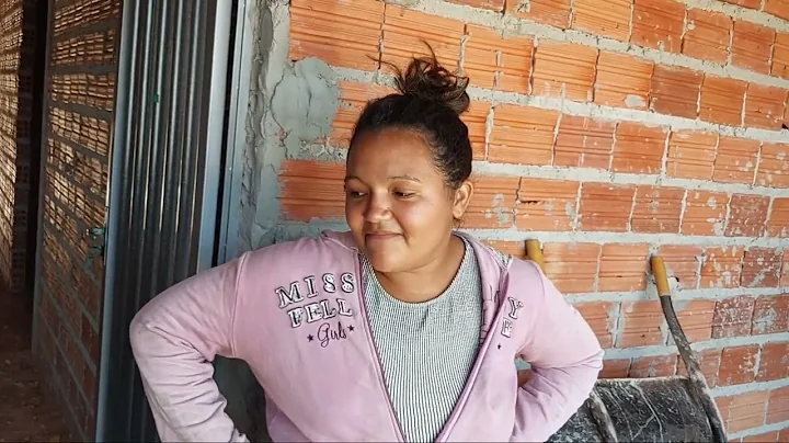 VEJA A FECIDADE DA BRENDA COM O ANDAMENTO DA CASA