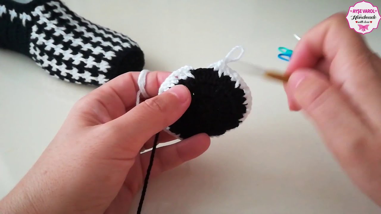 Kaz ayağı tığ işi patik yapımı / ekose desenli patik modeli / crochet knitting / Model Ayşe VAROL