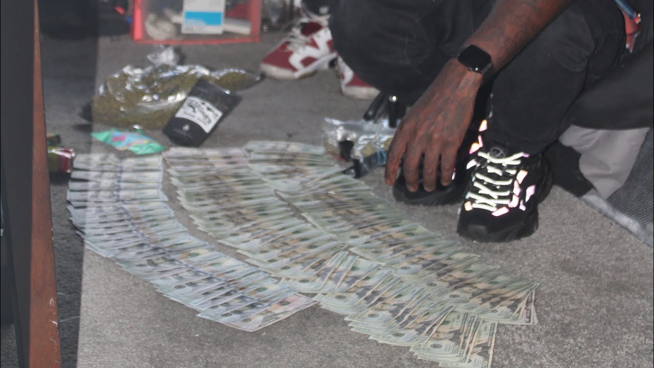 Onna Code Ft. Swanio (Official Visualizer)