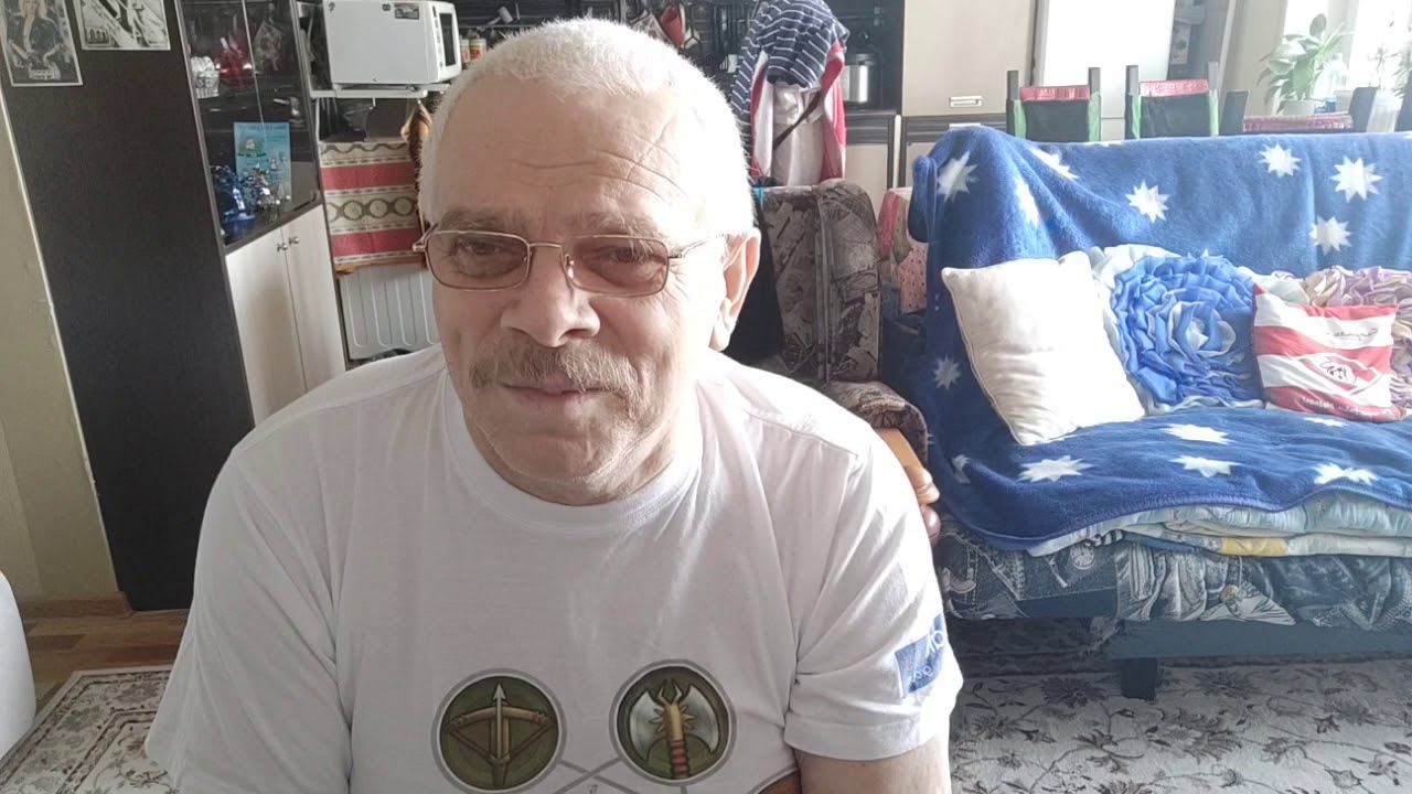 Чем ниже Человек Душой, тем выше задирает нос. Он носом тянется туда ...