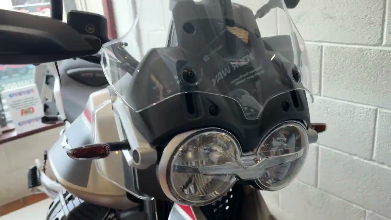 Продается новый мотоцикл Moto Guzzi V85 TT.