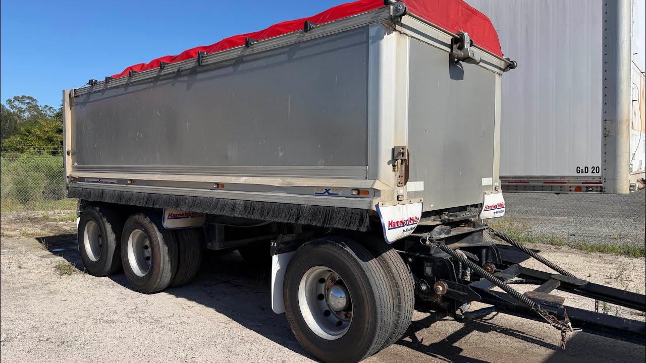 2010 3 Axle Dog Trailer 