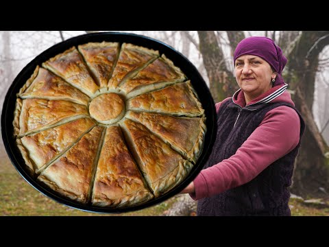 Spinach Pastry Recipe in the Village - How to make homemade crispy and fresh spinach pastry?