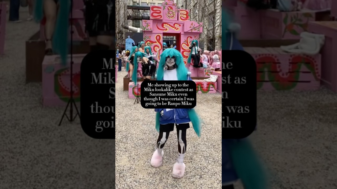 In another timeline things probably would’ve been way different LOL #cosplay #cosplayer #sans #miku