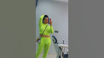شووهة صوفيا طالوني بملابس شفافه آخر ضهور له باين راجل 