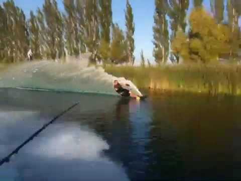 Heath Voss water skiin