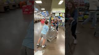 That did not last long, yep gone a minute and they are fighting over shopping cart 🛒 at #fredmeyer