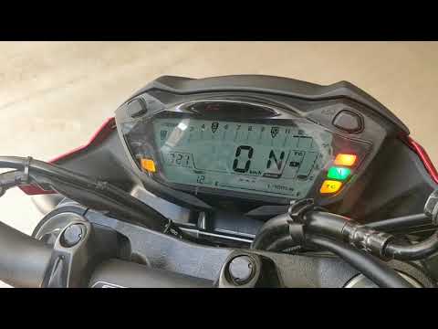 Suzuki GSX-S750 Instrument Console Features + Traction Control Settings