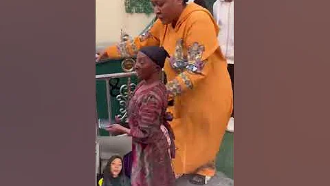 Mummy dollarz showed aunty ramota shege. This video is very funny.