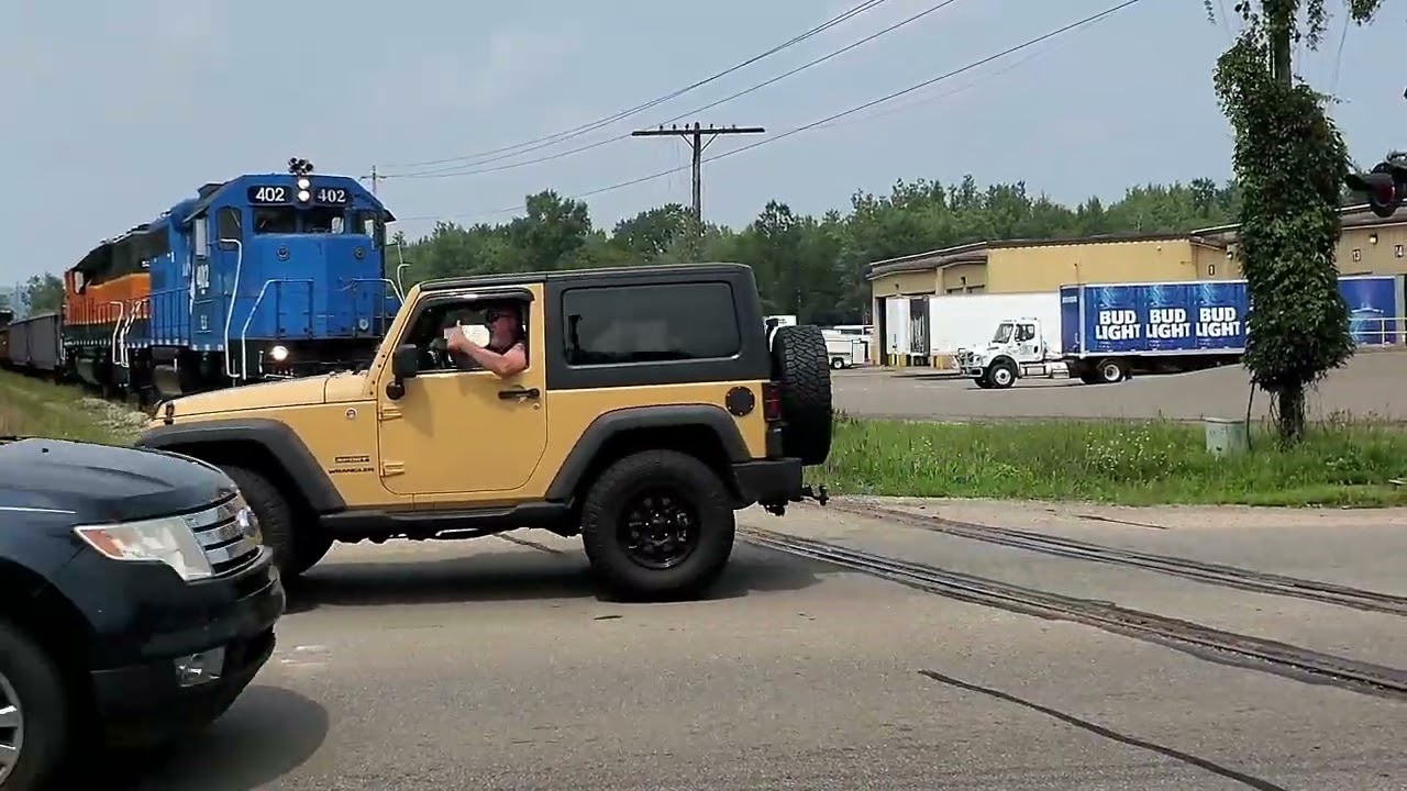 Mega Log Haulers Being Sidetracked, Plus More Sketchy Drivers! 