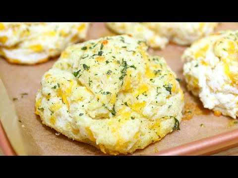Red Lobster's Cheddar Bay Biscuits - Garlic Cheese Biscuits