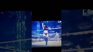 Melina Split Entrance