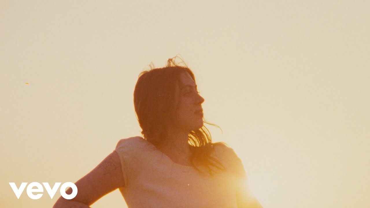 Lizzy McAlpine - The light in the painting (Official Video)