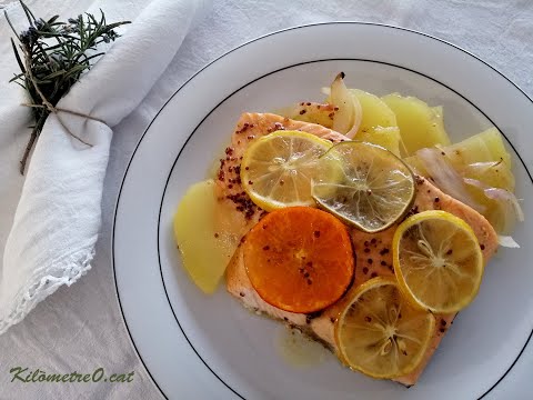 Vídeo: Com Es Cou El Salmó Al Forn