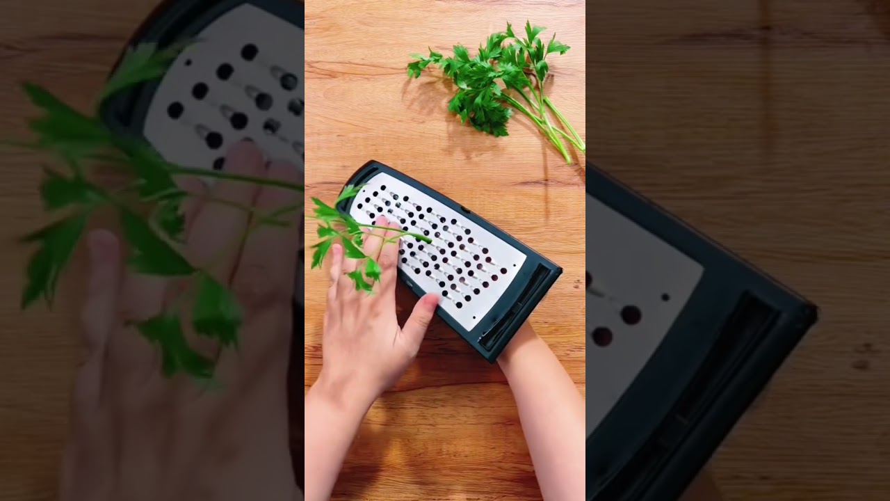 Easiest Way to Remove Parsley Leaves! 