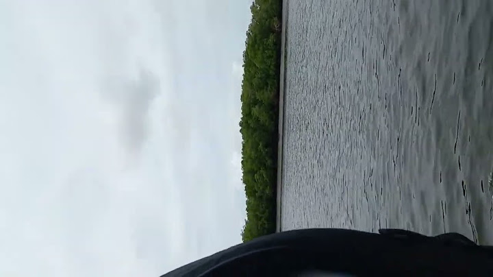 algo de errado está acontecendo acontecendo. ...