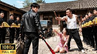Disguised poor guy returns,finds family bullied; reveals War God, beats them down; too late to beg！