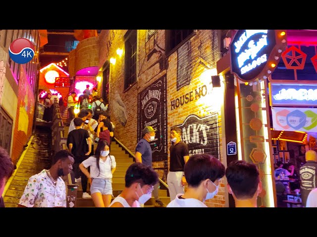 [4K] Seoul Walk - ITAEWON Hot Saturday Night.Seoul Club,Pub,Food Street, Alley Tour. 4K Seoul Korea. class=
