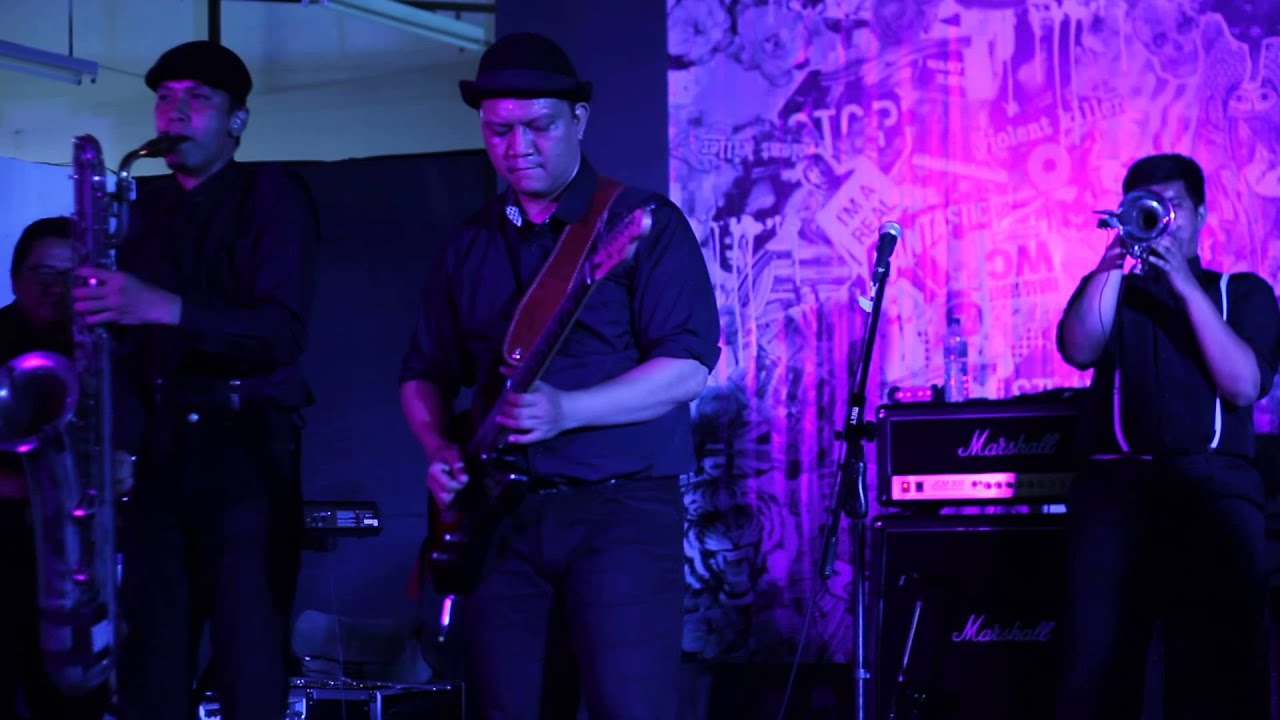 Sentimental Moods - Panon Hideung (Live at LocalFest 2014) - YouTube