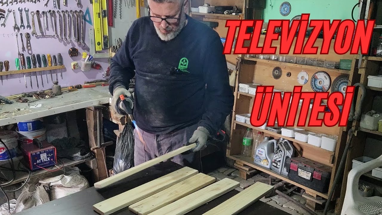 TAHTA PALETTEN TELEVİZYON ÜNİTESİ