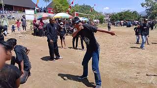 reak kesurupan massal