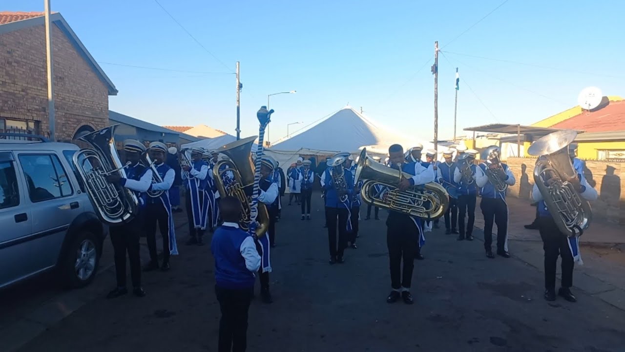 THE SAiNTS BRASS BAND - KE LENGOLO LE MONATE