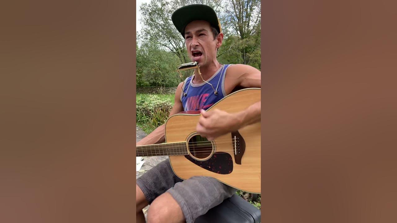 Blowin in the wind Bob Dylan Button The Busker Cover One Man Band