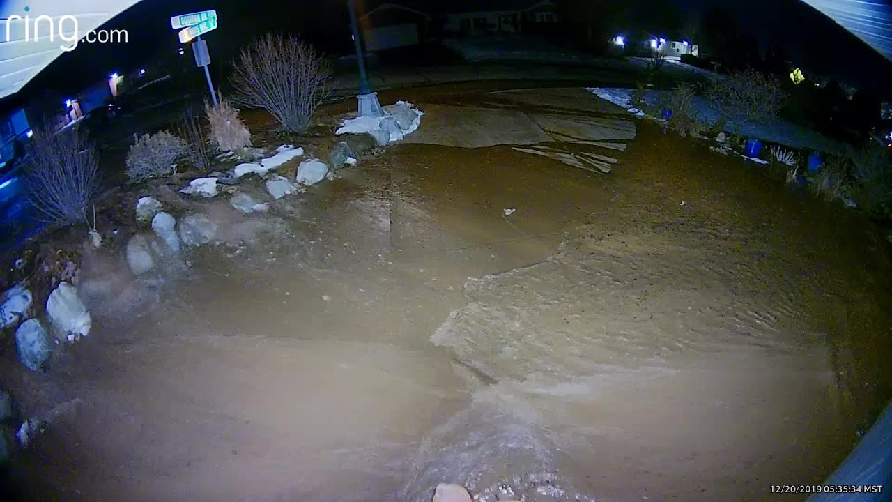 Crews responding to a water main break in SLC - YouTube
