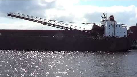 Paul R. Tregurtha loading at Superior Midwest Energy