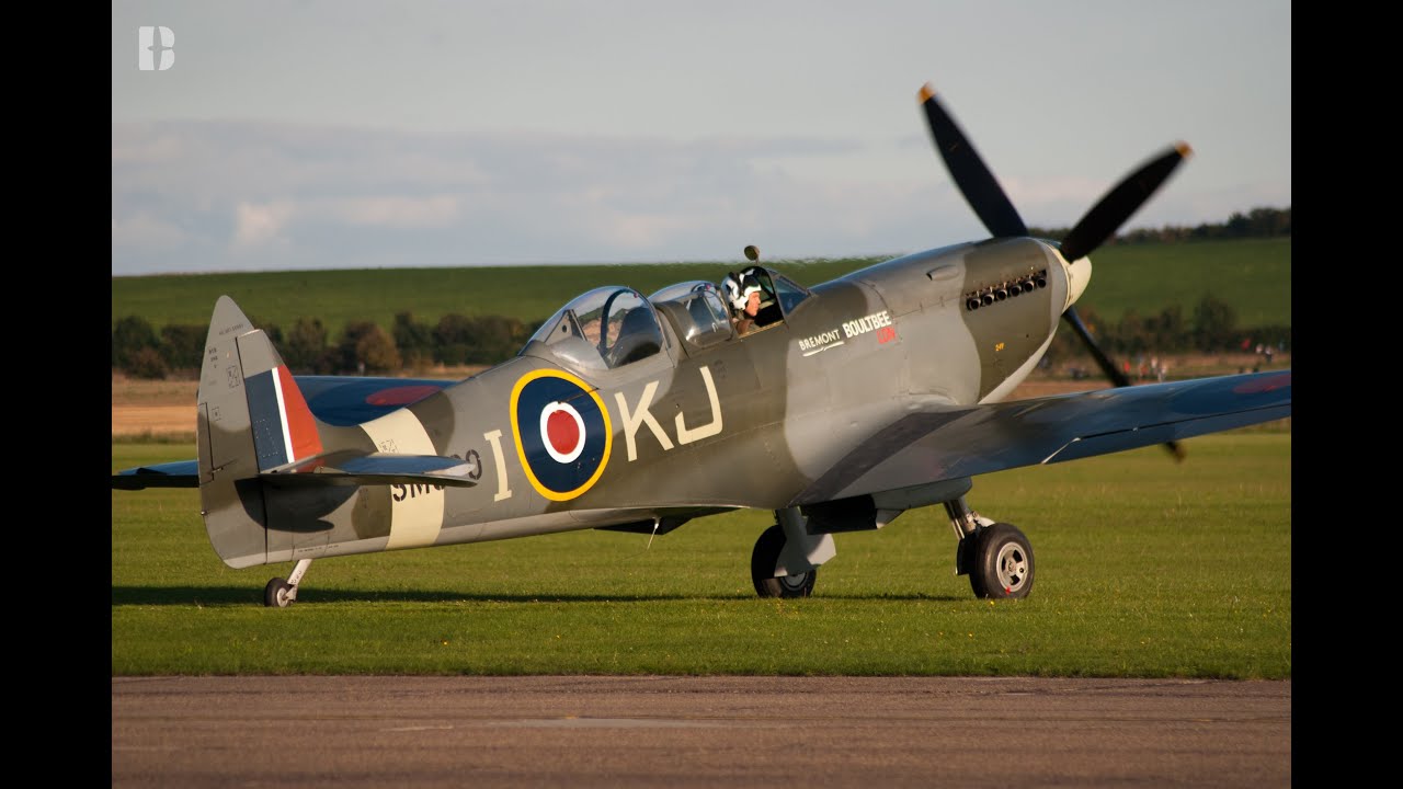 17 Spitfires at Duxford 2015 - Britain and Allies have Got Talent