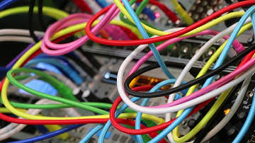 "Love or Fear" ~ Eurorack Composition // Nerdseq, QuBit Chord v2, ER-301, Mutable Instruments Plaits