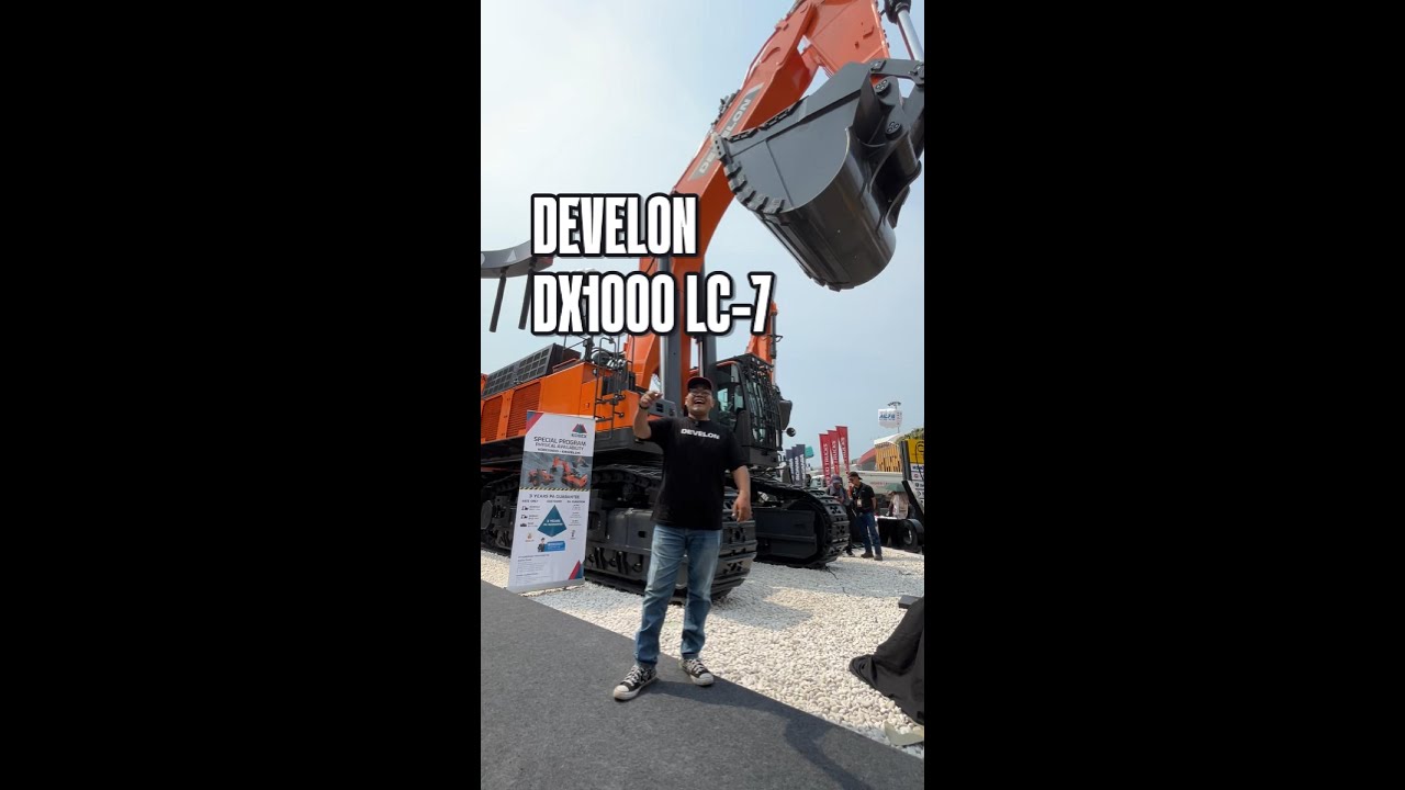 excavator terbesar yang ada di katalognya Develon, yaitu DX1000LC-7