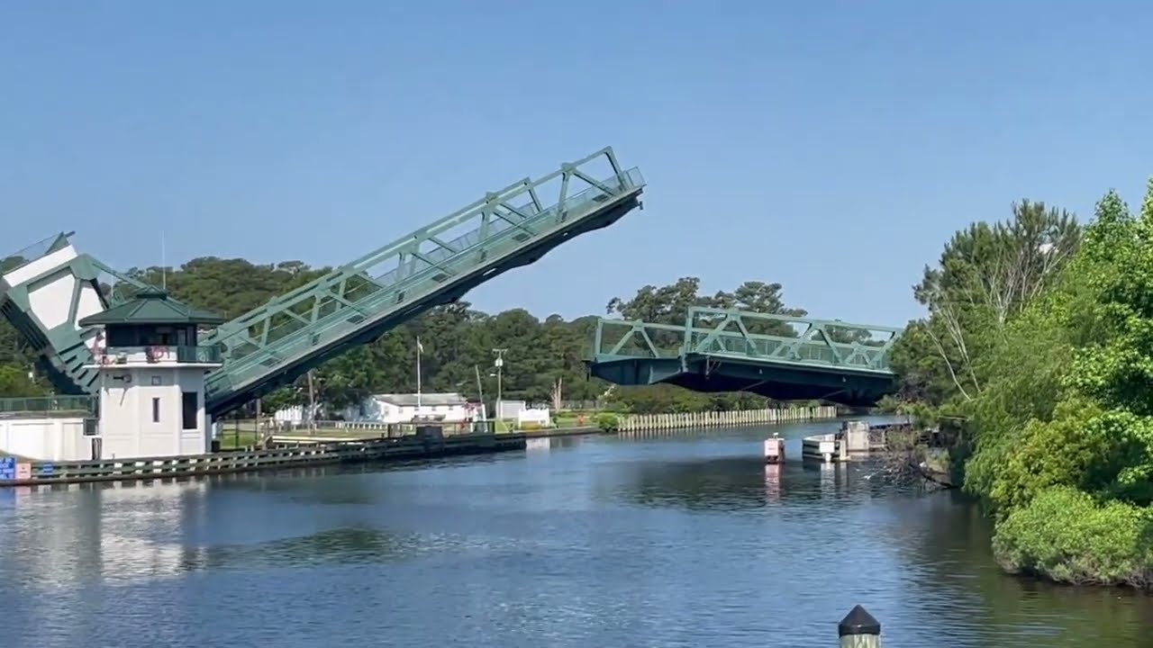 Great Bridge Free Dock watching the bridge #boatlife #greatloop #boating