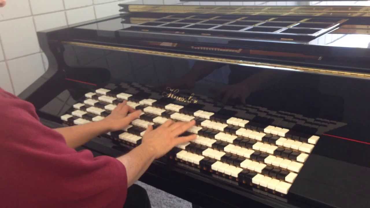 Major 13 voicing on a von Jankó keyboard