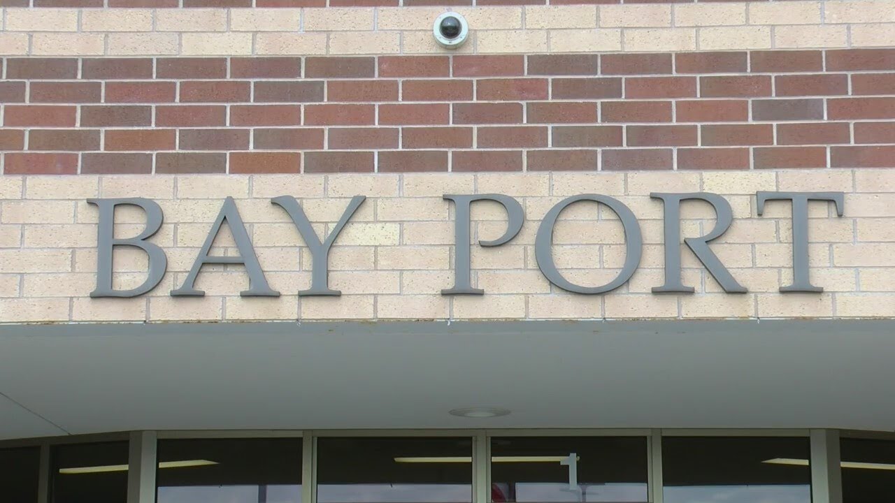 Bay Port High & Sumaico Business Professionals Association host career fair