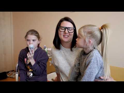 Video: Atšķirība Starp Cistisko Fibrozi Un Plaušu Fibrozi