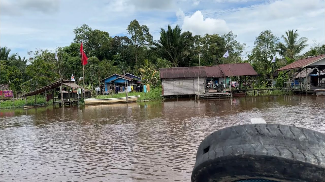 🇮🇩印尼传统穆斯林村落，里面仅存一户华裔客家人，大家其乐融融，和平共处！Pergi Ke Kampung Kalimantan,Indonesia