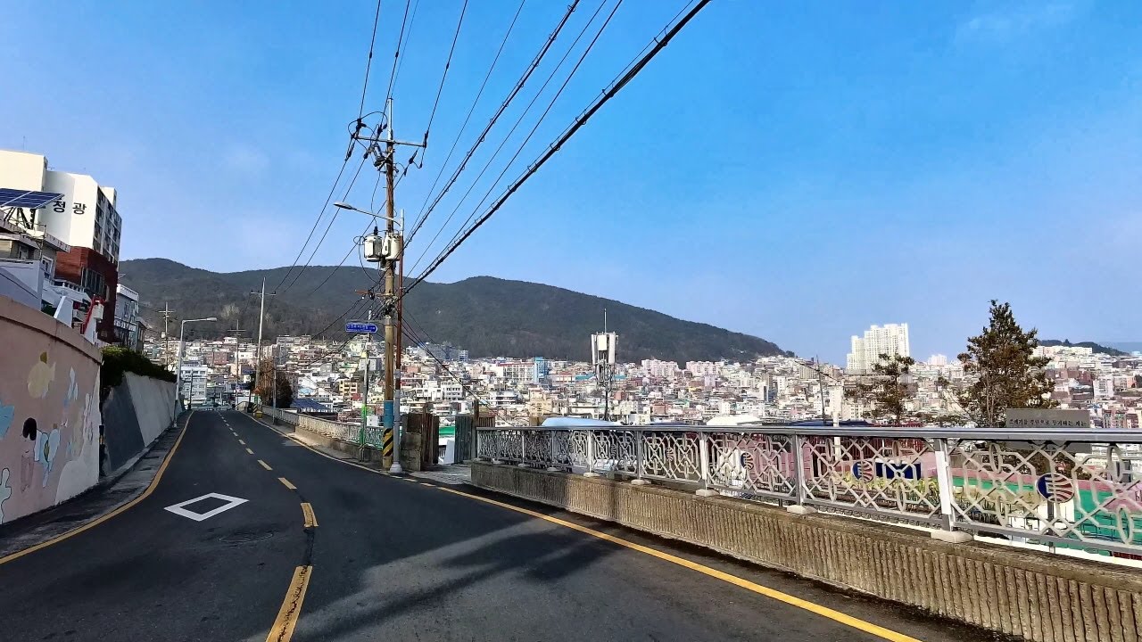[korean city] 조용한 주말 낮 산복도로 드라이브 풍경 안창마을-부산중앙공원 (Driving Busan Korea)