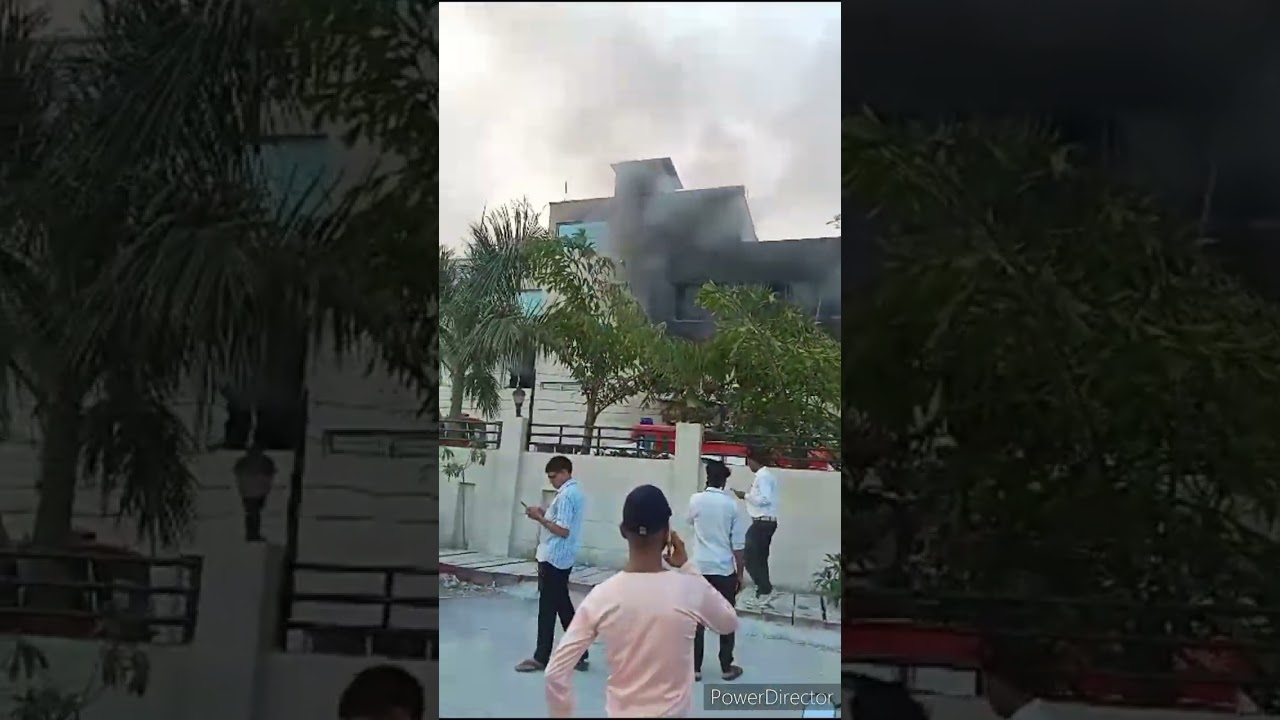 Noida sector 80 m lgai mill m aag 😧😧😧😧😧