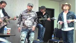 LoCash Cowboys "Keep in Mind"