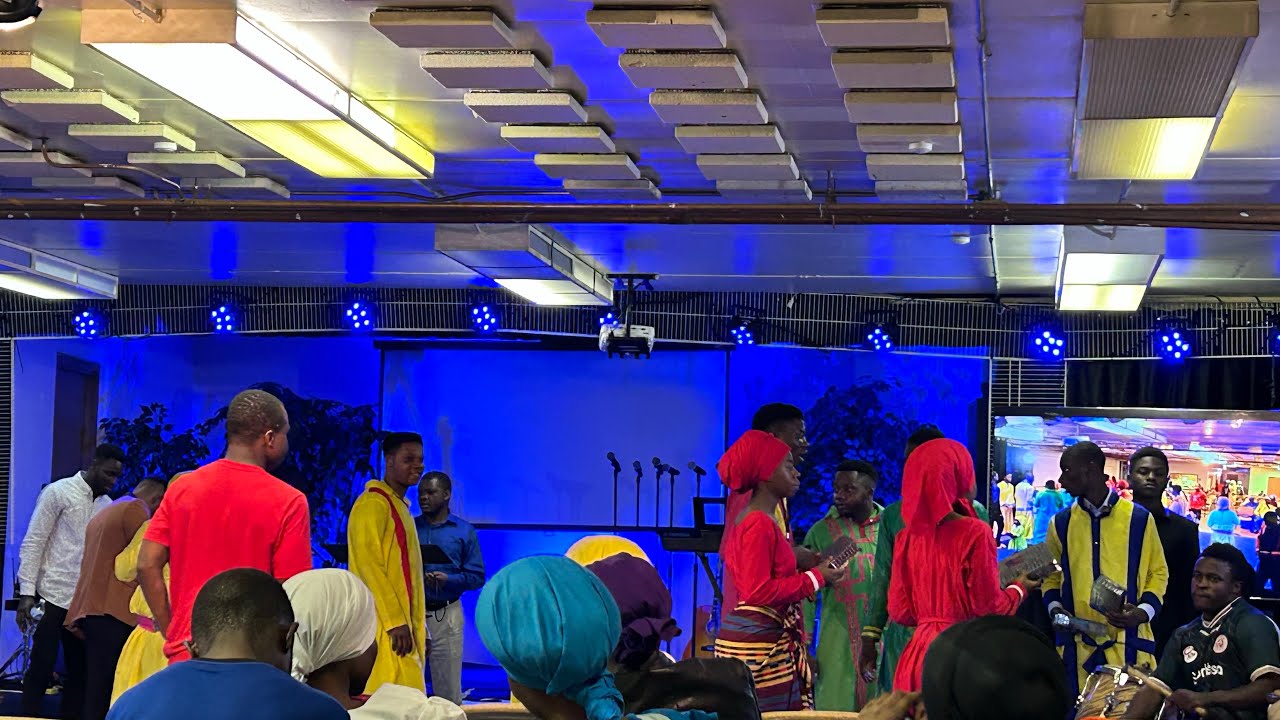 Kwenye Mkutano wa Vijana waombaji Marekani. Louisville, Ky - YouTube