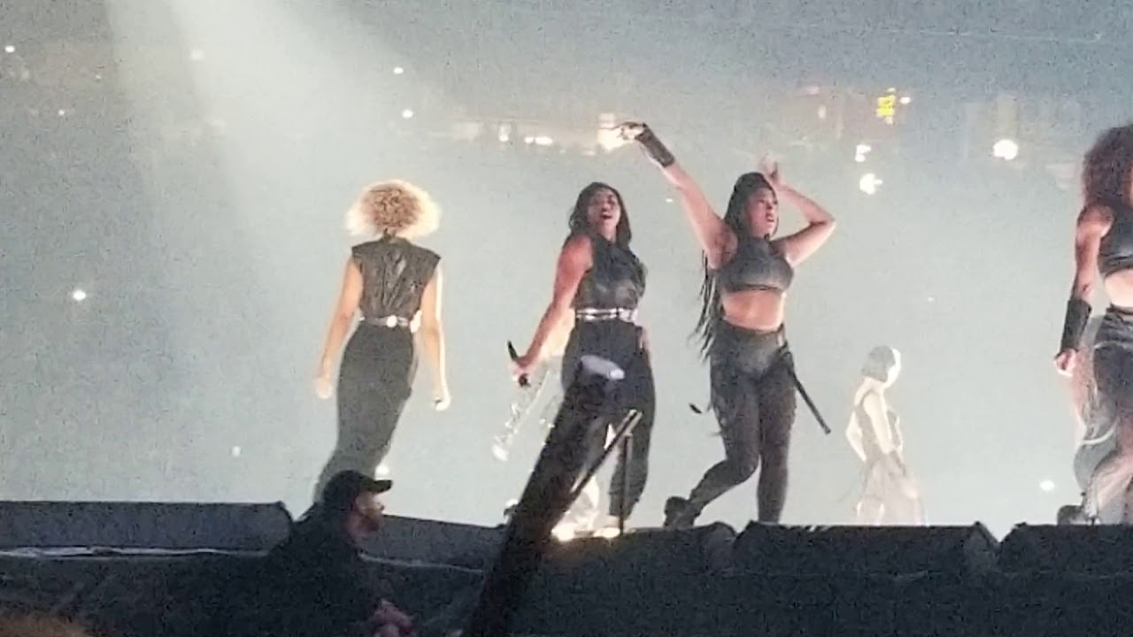 Taylor Swift- Style(Live) Reputation Stadium Tour