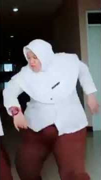 Cewe gendut joget nya semangat